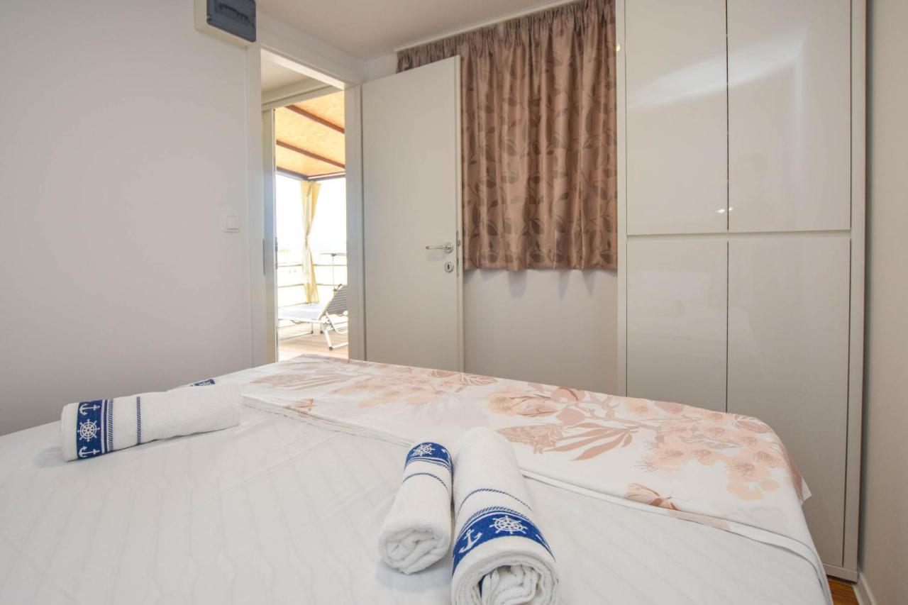 Mobile Home Dandelion Biograd Na Moru Extérieur photo